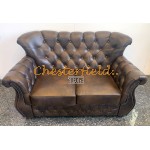 Chesterfield Monk pohovka pre 2 osoby Antik stredne hnedá A5M