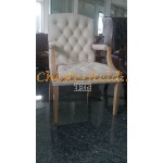 Kreslo Chesterfield King Perleťovo biela