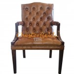 Kreslo Chesterfield King Antik starozlatá